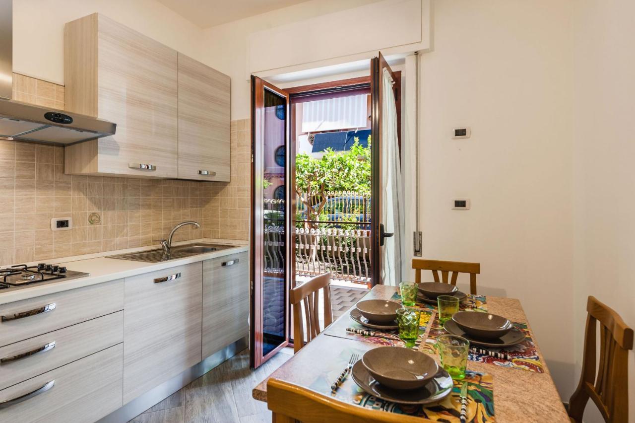 Lemon Tree Apartments By Wonderful Italy 지아르디니낙소스 외부 사진